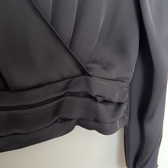 Express black blouse - Picture 6 of 6